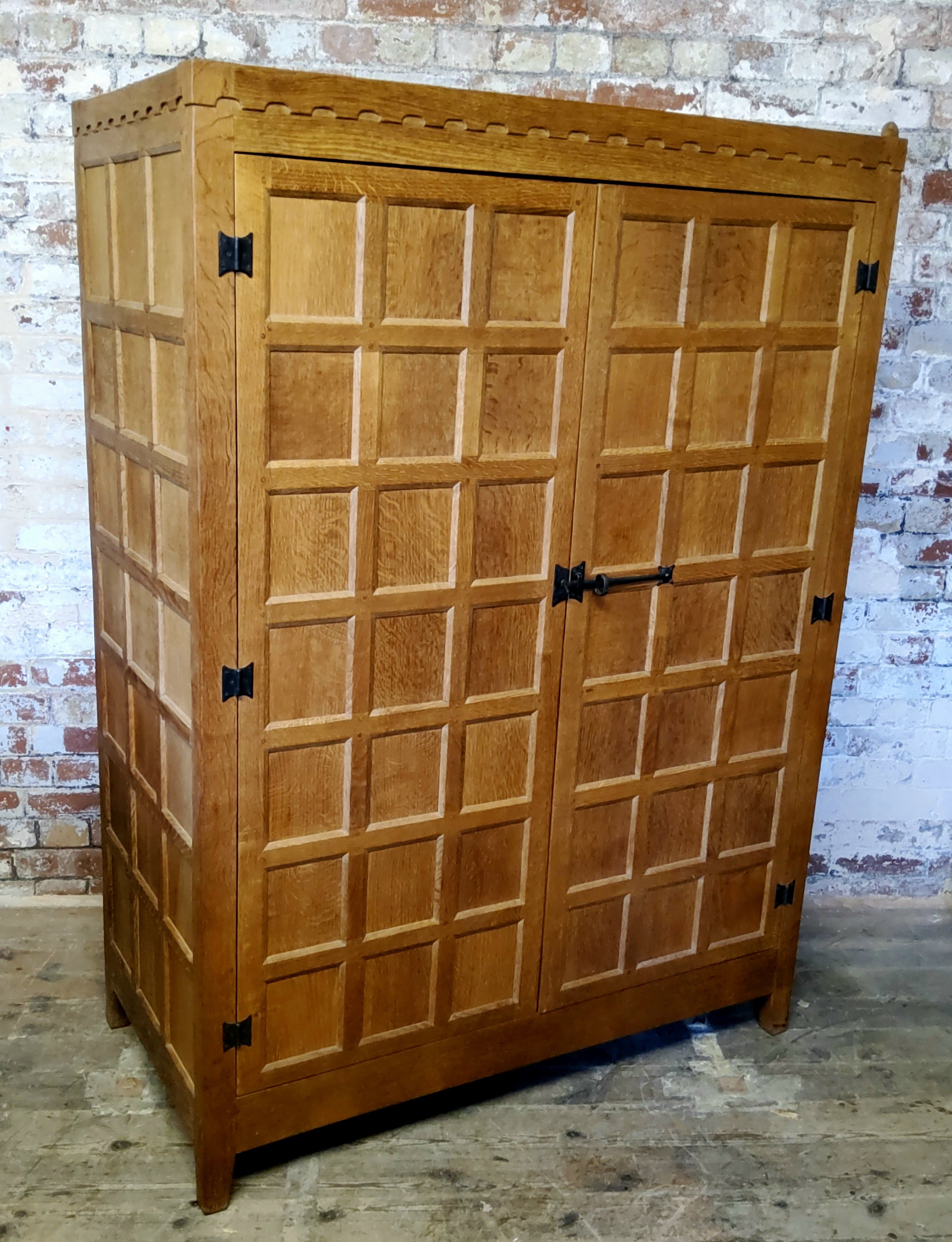 Rabbitman Peter Heap (Wetwang) An English Golden Oak Panelled Wardrobe
