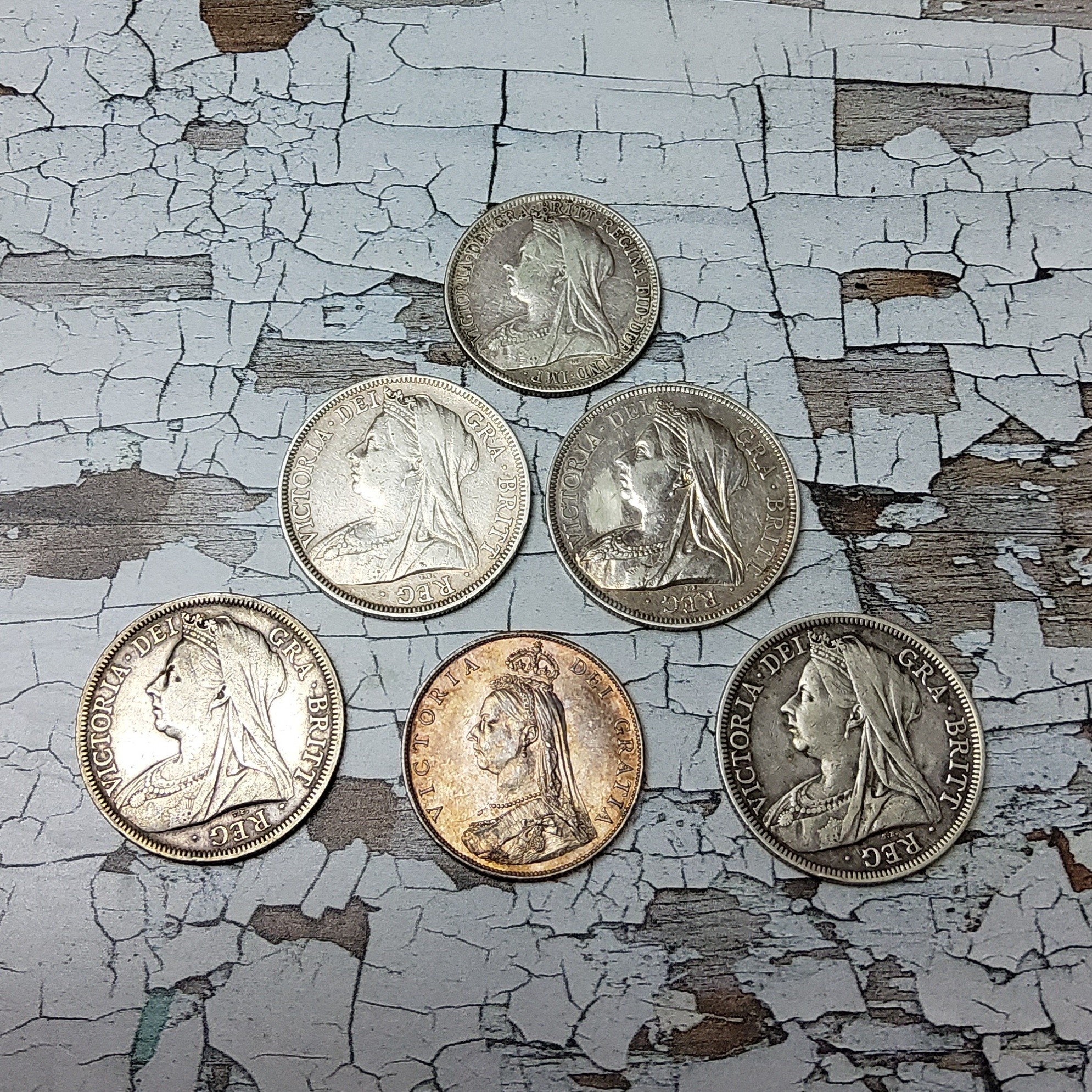 Queen Victoria (1837 1901) Four Silver Half Crowns And A Jubilee Head Florin